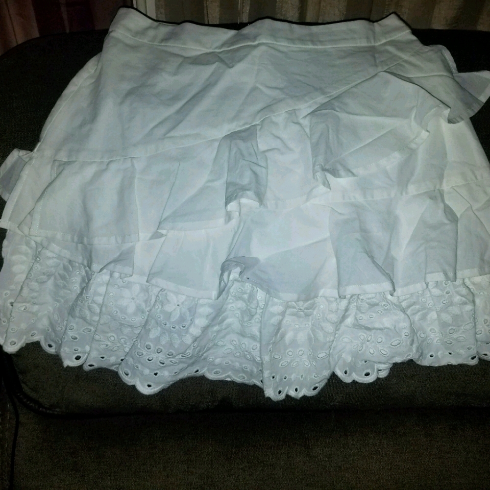 Cute white skirt with eyelet accents